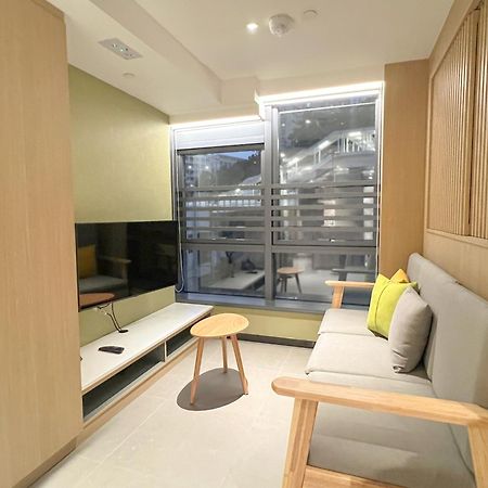 Urbanwood Ap Lei Chau Hotel Hong Kong Exterior photo