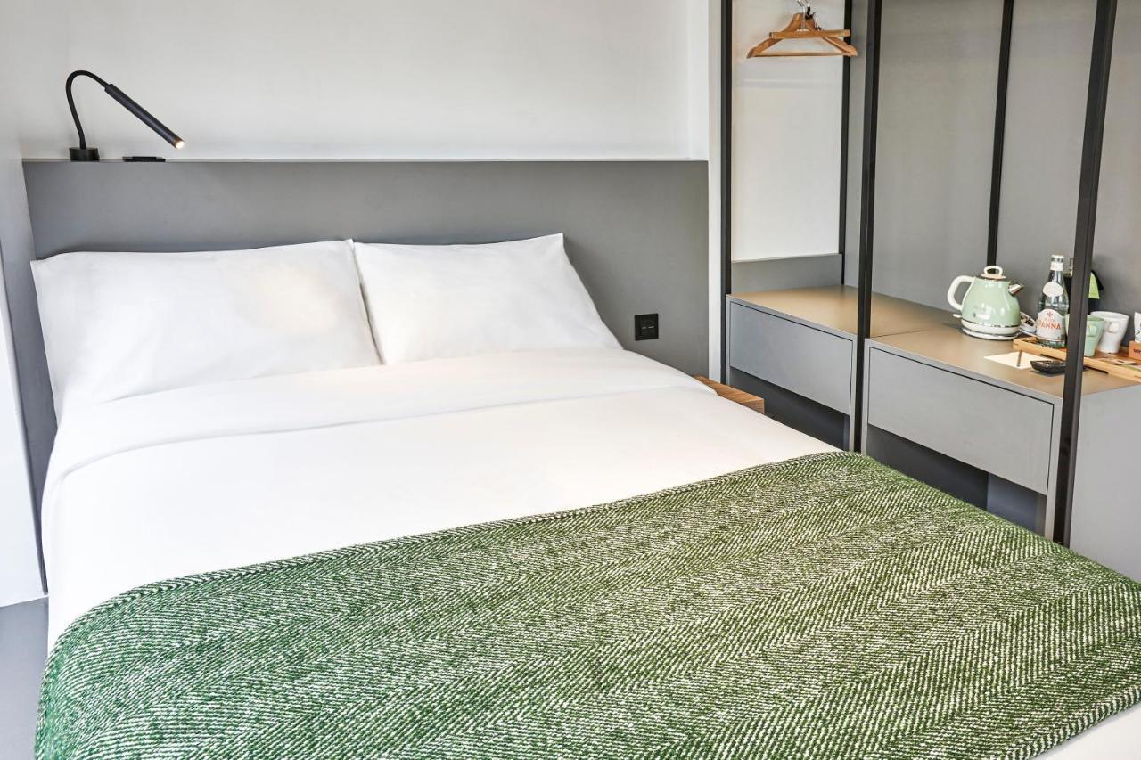 Urbanwood Ap Lei Chau Hotel Hong Kong Exterior photo