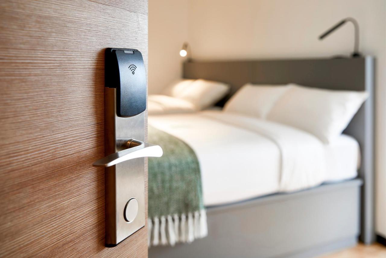 Urbanwood Ap Lei Chau Hotel Hong Kong Exterior photo