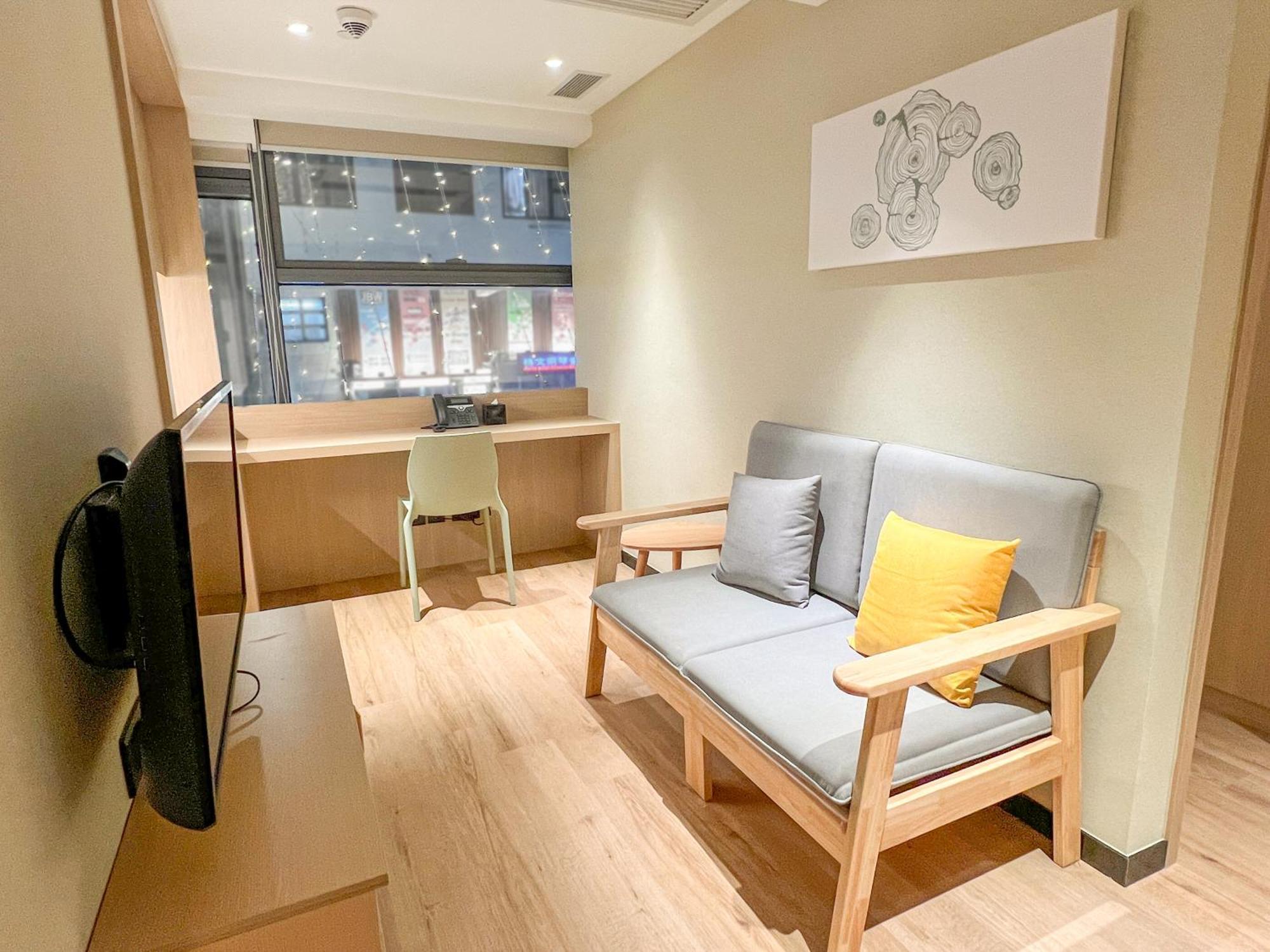 Urbanwood Ap Lei Chau Hotel Hong Kong Exterior photo